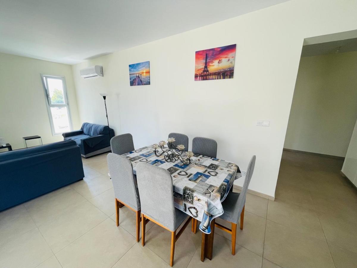 City Center Cozy Apt Paphos Buitenkant foto